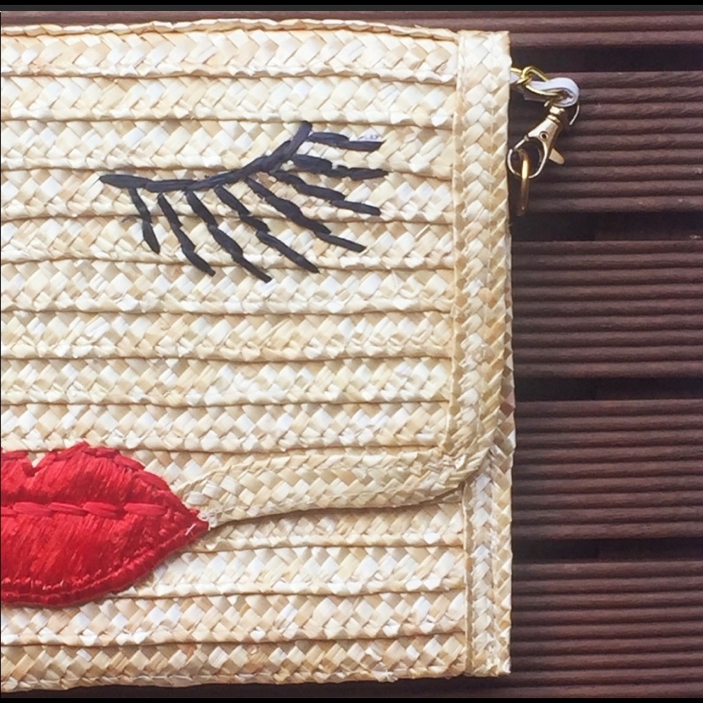 Lolita: SUMMER CLUTCH